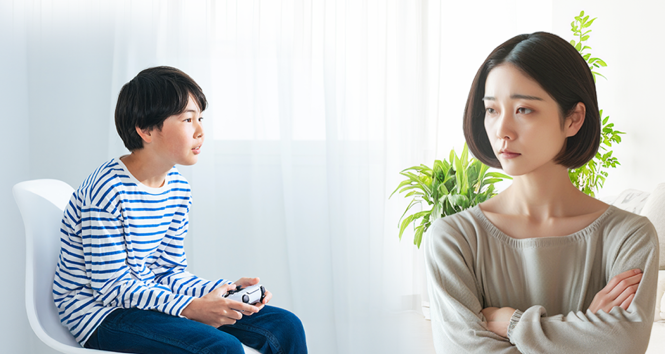 ゲームを使い続けてしまうお子さまと悩む母親